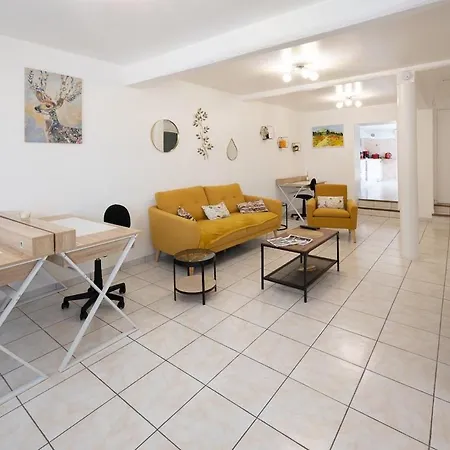 Casa Esperance - Spacious Fully Equipped - Garden, 3b, 6p Villa