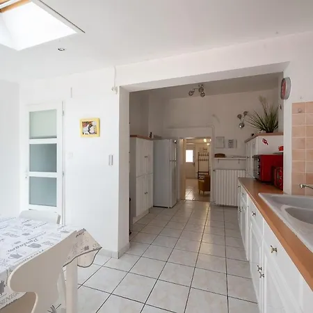 Casa Esperance - Spacious Fully Equipped - Garden, 3b, 6p Villa *